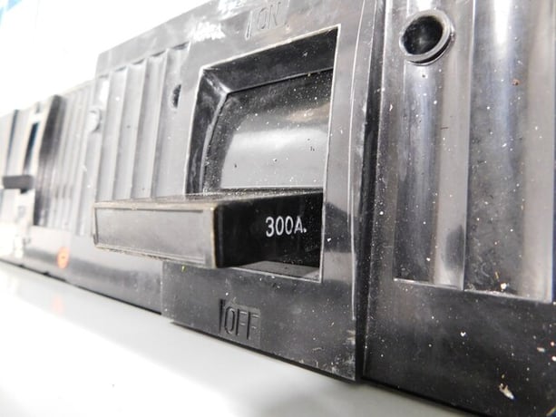 600 Amp. General Electric, CCB, panelboard, 3 wire, 480 Volts, 3 phase - Image 7
