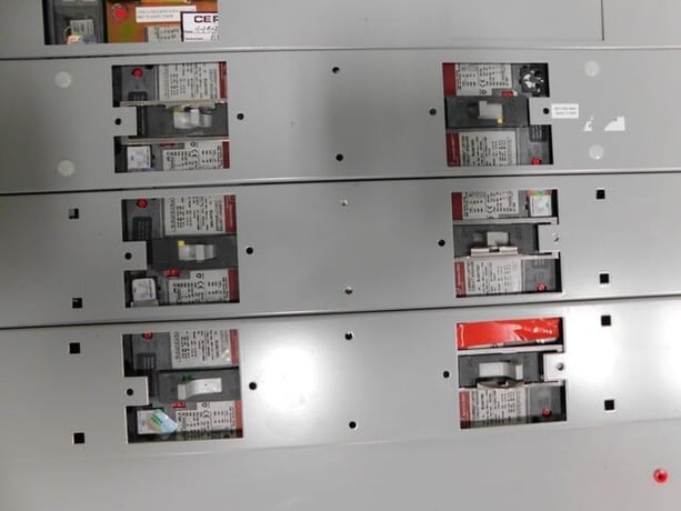 1200 Amp. General Electric, Spectra Series, panelboard, 44W 89H, 3 wire, 480 Volts, 3 phase - Image 6