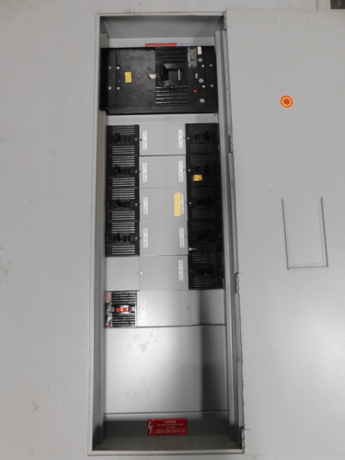 1200 Amp. General Electric, CCB, panelboard, 4 wire, 120/208 Volts, 3 phase - Image 3