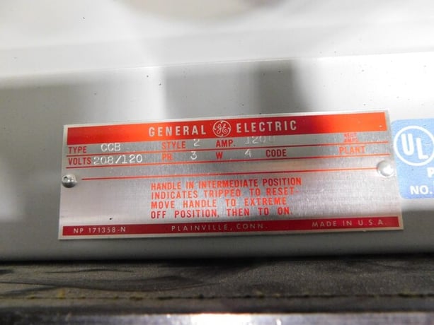 1200 Amp. General Electric, CCB, panelboard, 4 wire, 120/208 Volts, 3 phase - Image 4