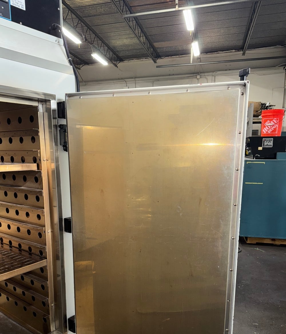60" width x 50" H x 24" L Blue M #DCW-406-E-ST350, cabinet oven, Stainless Steel interior, 600°F, like new - Image 8