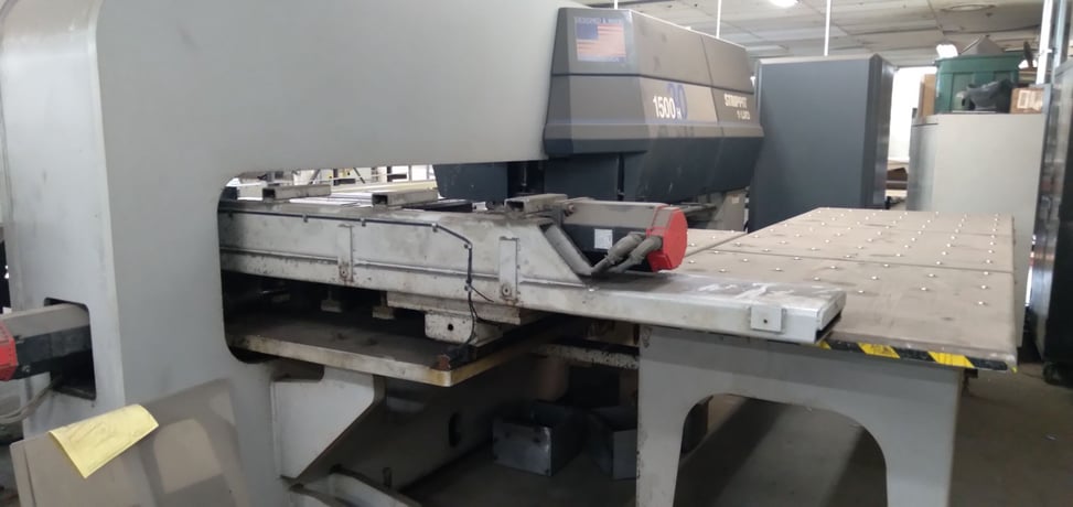 33 Ton, LVD, Strippit #1500H30, CNC hydraulic turret punch, 100.43"X, 63.75"Y, 1998 - Image 3