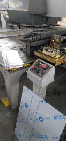 33 Ton, LVD, Strippit #1500H30, CNC hydraulic turret punch, 100.43"X, 63.75"Y, 1998 - Image 5