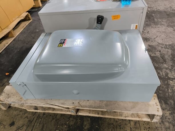 400 Amp. Square D, D325NTR, Fusible Safety Disconnect Switch, 240 VAC, 3PH, 3P, 3R, unused - Image 8