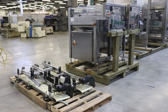 Case loading system, Syntegon #CLS, 12" chute length, 9-7/16" belt width, 2022 - Image 2