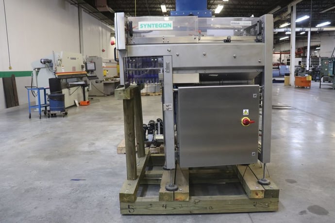 Case loading system, Syntegon #CLS, 12" chute length, 9-7/16" belt width, 2022 - Image 3
