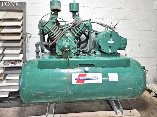 90 cfm, 175 psi, Champion #HRA25-25, piston dual stage air compressor, 250 gallon horizontal tank - Image 1