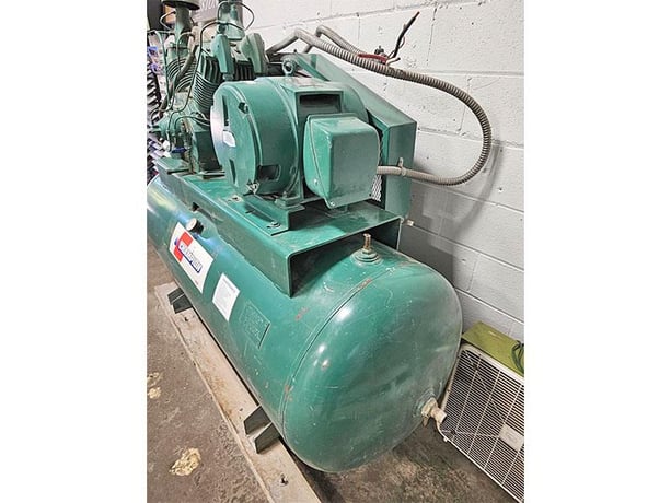 90 cfm, 175 psi, Champion #HRA25-25, piston dual stage air compressor, 250 gallon horizontal tank - Image 3
