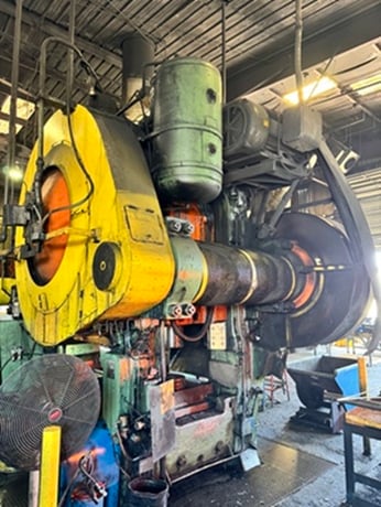 1600 Ton, Erie, forge press, 12" stroke, 30" Shut Height, 65 SPM, 100 HP, 39-3/8" btwn columns - Image 4