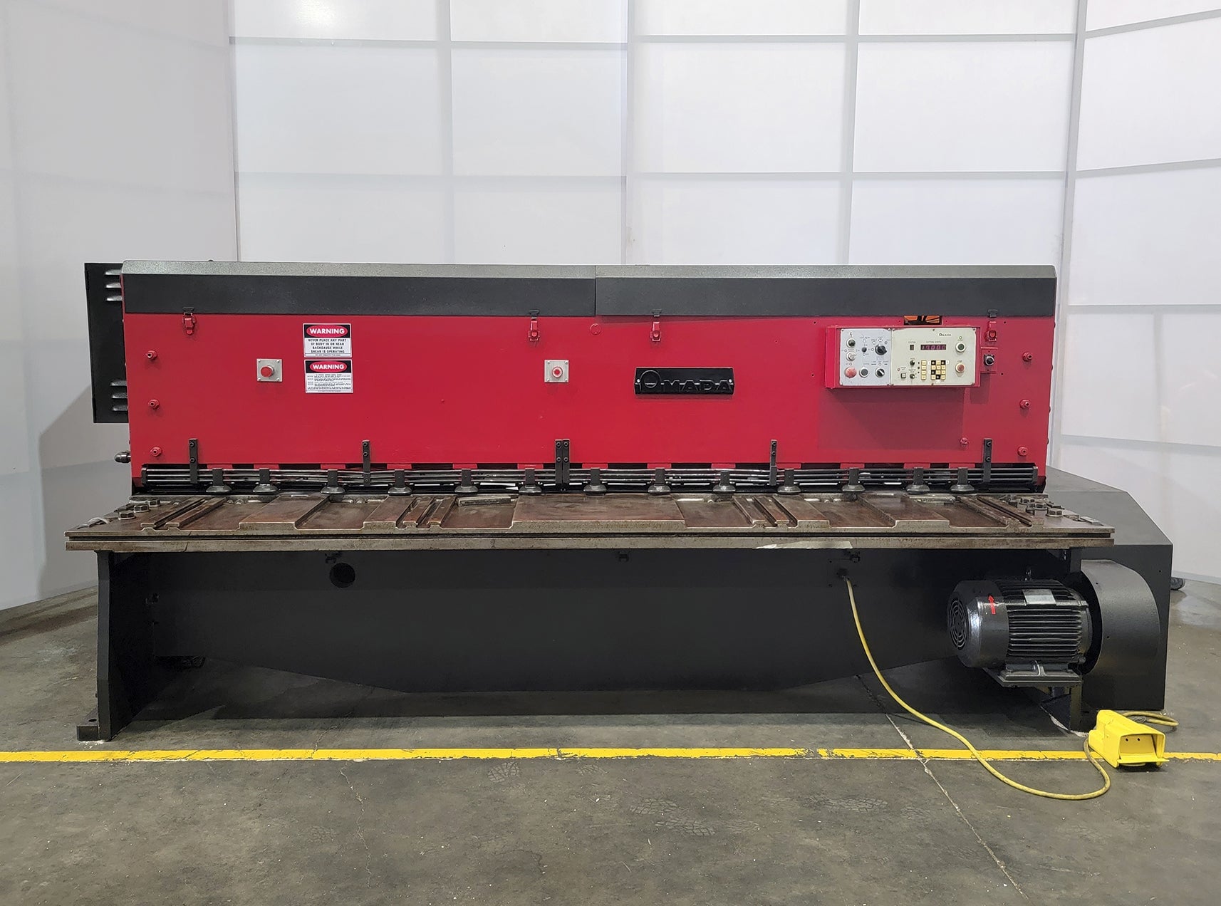 1/4" x 10' Amada #M-3060, mechanical shear, 6" throat, motorized Back Gauge, 1988 - Image 1