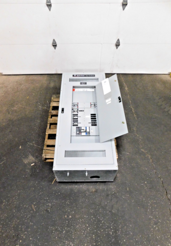 600 Amp. General Electric, Spectra Series, panelboard, 4-wire, 120/208Y Volts, 3 phase - Image 1
