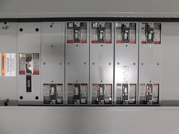 250 Amp. General Electric, Spectra Series, panelboard, 4-wire, 277 Volts, 3 phase - Image 4