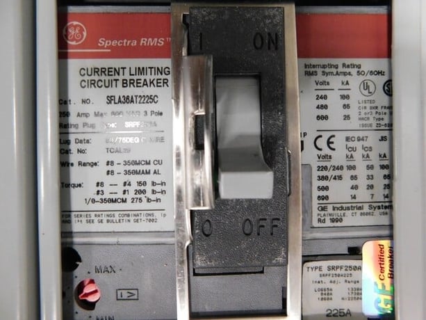250 Amp. General Electric, Spectra Series, panelboard, 4-wire, 277 Volts, 3 phase - Image 5