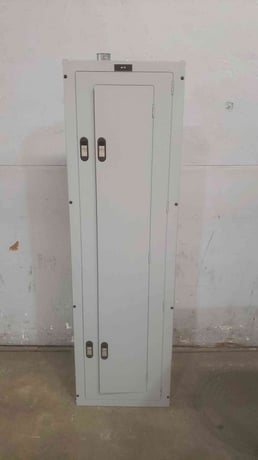 400 Amp. Siemens, P1 1E42JX300ATST, Panelboard, 480Y/277 Volts, 3ph, 4Wire, 25 breakers - Image 2