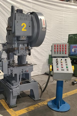22 Ton, Minster #BI-22, Fixed Base, 1.5" stroke, 9.75" Shut Height, 600 SPM, 2" adjustment, 55 psi, 440 V. - Image 1