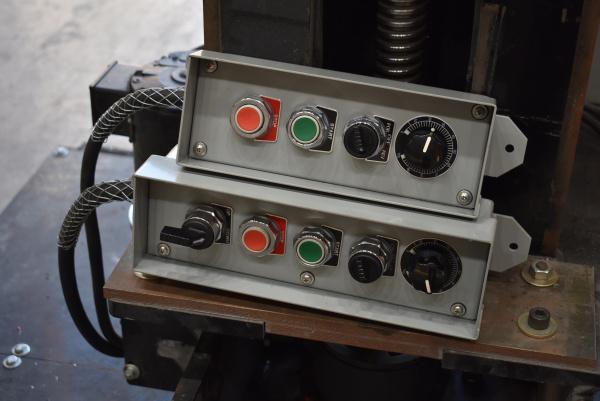 10' x 10' Stinger #10x10, welding manipulator, powered travel car, hand pendant controller - Image 3