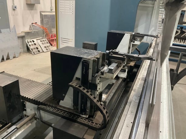 440 Ton, Durma #AD-Servo-40400, CNC Press Brake, 13' overall, 159.4" L, 14.4" stroke, 6 Axis Back Gauge, CNC - Image 6