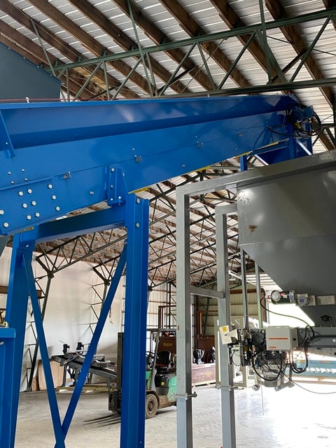 14" wide x 31' long, MC3 Conveyor #3, Slider Bed Belt Conveyor (D-Style), cleated belt, new surplus - Image 6
