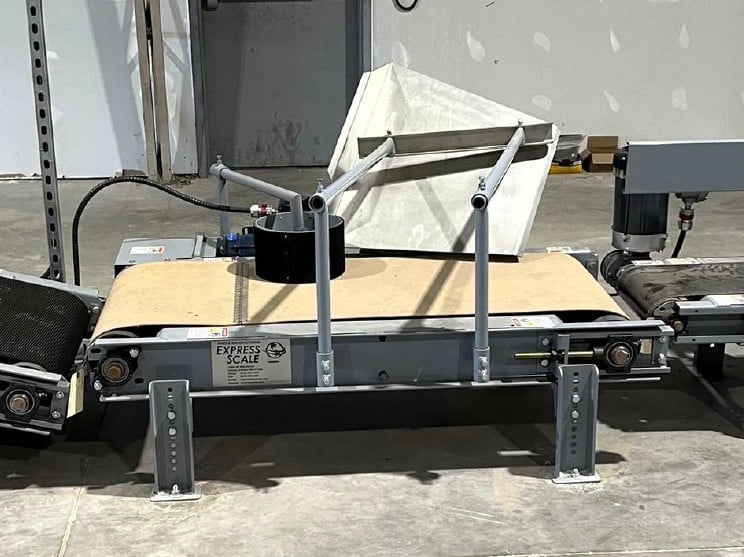 55" wide x 6' long, Express Scale belt conveyor, bag turner conveyor & knockdown conveyor - Image 1
