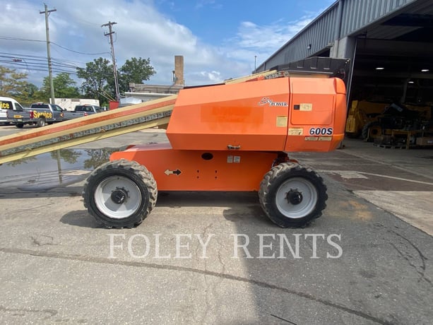 Jlg Industries, Inc. 600S, Articulated Boom Lift, 1260 hours, S/N: 0300223123, 2016 - Image 2