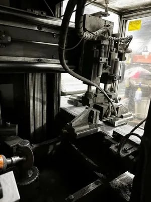 CDMC #1000, Twin-Head Gear Deburring Machine w/Shuttle Loading In/Out Conveyor, 8" diameter Max capacity - Image 8