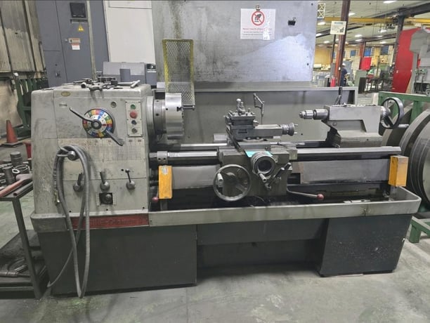 17" x 60" Clausing #17X60, Engine Lathe, 10.5" swing over cross slide, 1600 RPM, 3" bore, inch/metric thread - Image 3