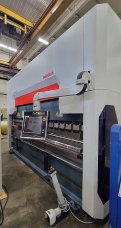 352 ton, Durma #AD-S-40320, CNC Hydraulic Press Brake, 13' 3" L, 1428" between housing, 14.3" stroke, 24.8" - Image 1