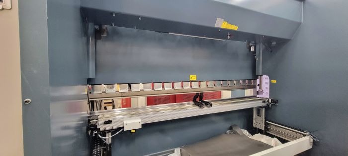 352 ton, Durma #AD-S-40320, CNC Hydraulic Press Brake, 13' 3" L, 1428" between housing, 14.3" stroke, 24.8" - Image 6