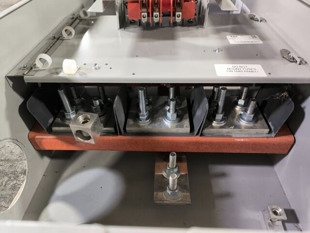 400 Amps, Milbank #S4244-X, Ringless Meter Socket, 600 VAC, 3R, No Bypass, 14-10 AWG - Image 5