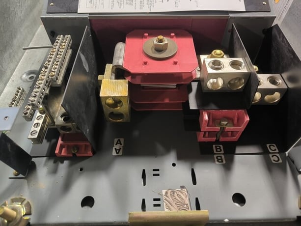 225 Amp. Square D, HCN I-Line, Panelboard, 277/480 Volts, 3PH, 4 Wire, 42 Space, w/ 25 breakers - Image 4