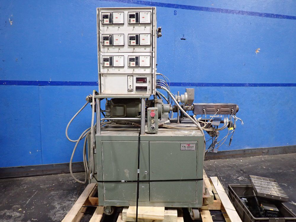 0.75" clock wise Brabender #2503, Extruder, 25:1 L/D, 3 barrel zone, 3 HP, 230 V., Control panel - Image 2