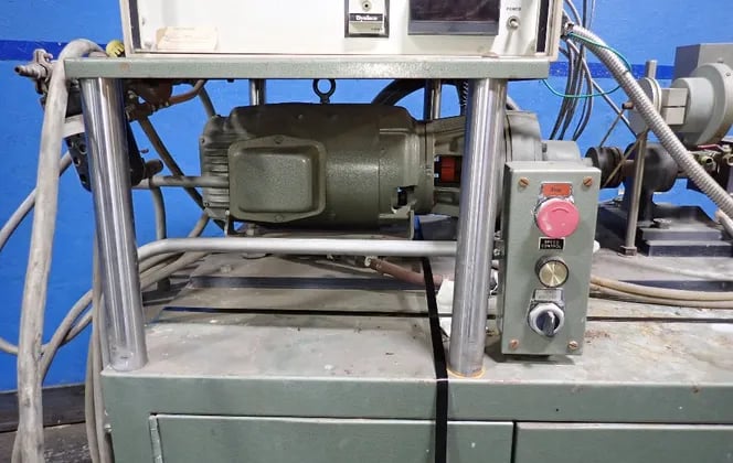 0.75" clock wise Brabender #2503, Extruder, 25:1 L/D, 3 barrel zone, 3 HP, 230 V., Control panel - Image 4