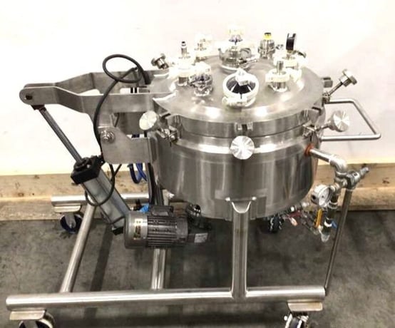 15 gallon Lee, sanitary Stainless Steel reactor / fermenter, 100 psi @ 338&deg;F, portable on wheels - Image 1