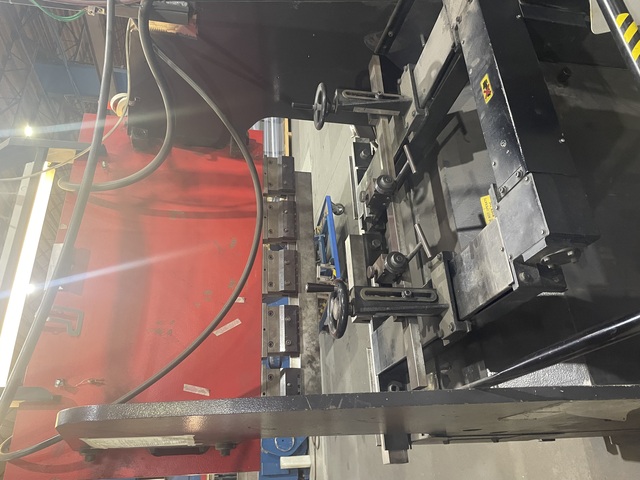 38 Ton, Amada #RG-3512, CNC press brake, 4' overall, 40.2" between housing, 3.94" stroke, 14.57" open, Amada - Image 3