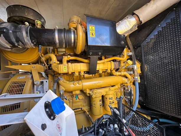 500 KW Caterpillar #XQ570, diesel generator set, multi-volt, 2011 hours, 779 HP @ 1800 RPM, C18 engine, EPA - Image 5