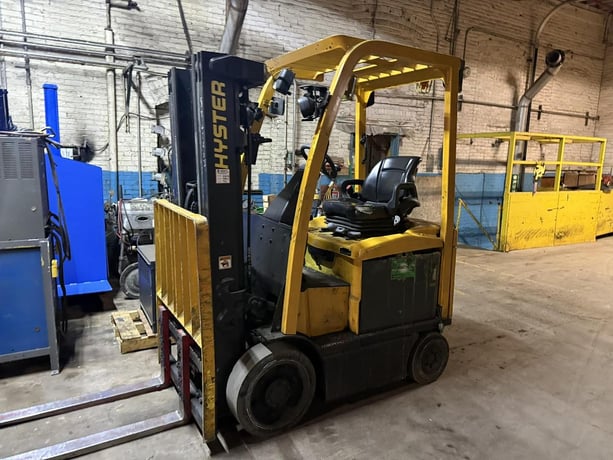 5000 lb. Hyster #E50XN-27, electric forklift, 2-stage mast - Image 1