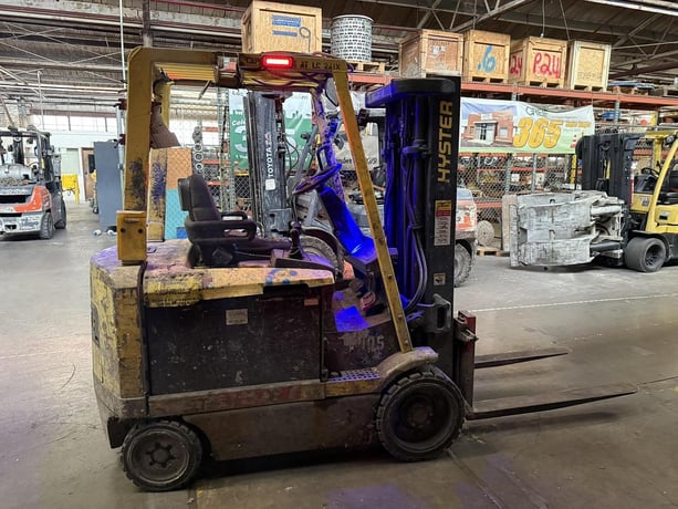 6000 lb. Hyster #E60XM2-33, electric forklift - Image 3