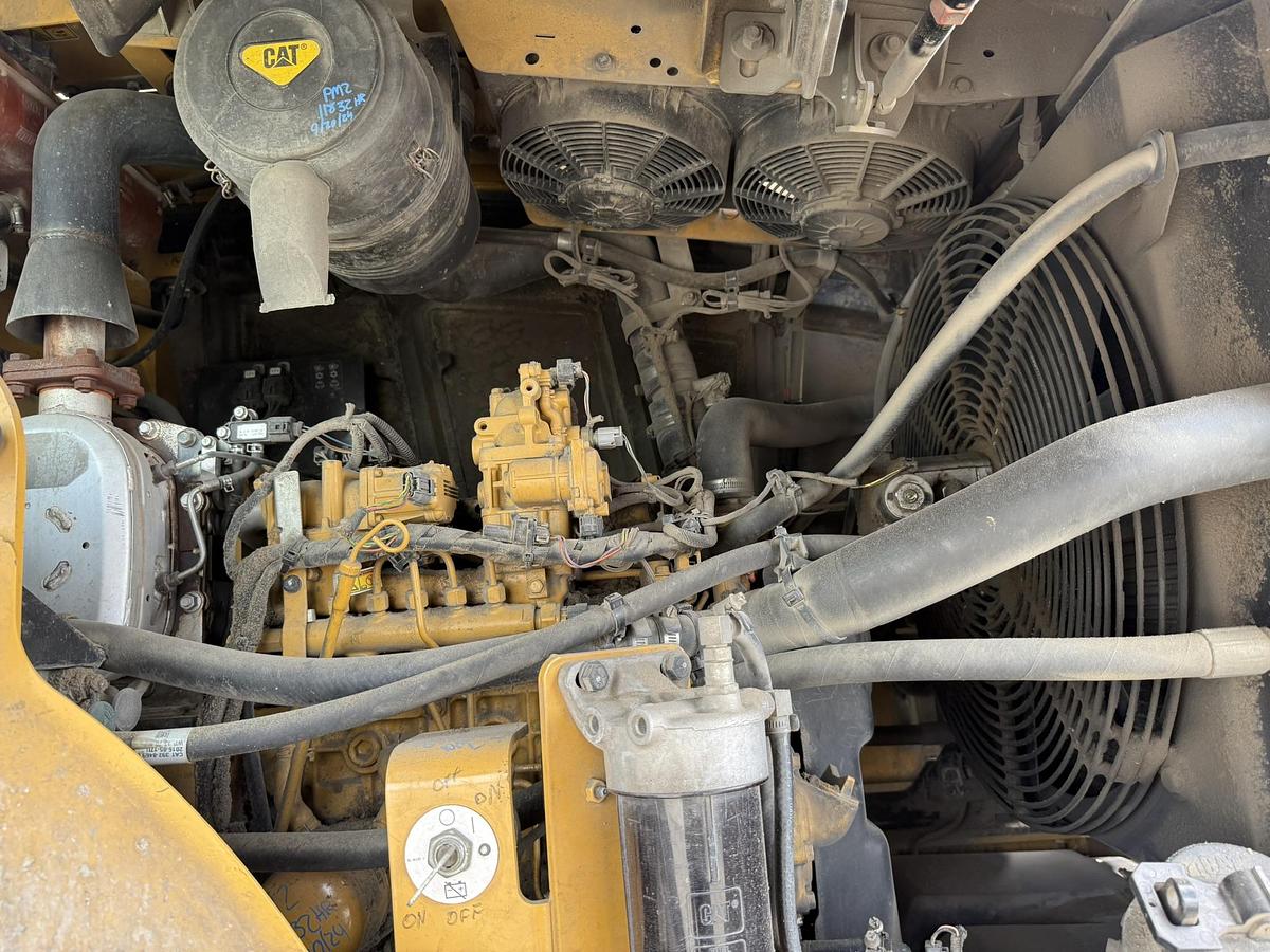 Caterpillar #914K, compact wheel loader - Image 8