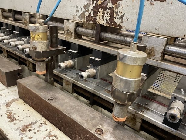 Comec #MMS-2000, Horizontal Slot Mortiser, 20-Spindle, 300-400 pcs./hr., 8" width x 87" L Table, (5) 4.0/3 HP - Image 5