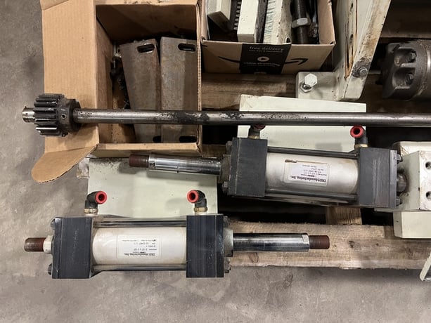 Mereen-Johnson, Power Table, (2) Bottom & (2) Top Rolls, Manual Board Height Adjustment - Image 9