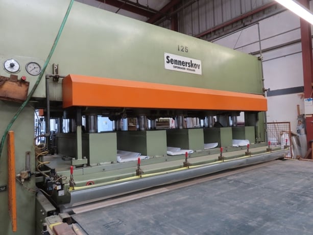Sennerskov #GLP-12651, Hot Press, 5' x 10' Platen Size, 80 kW - Image 3