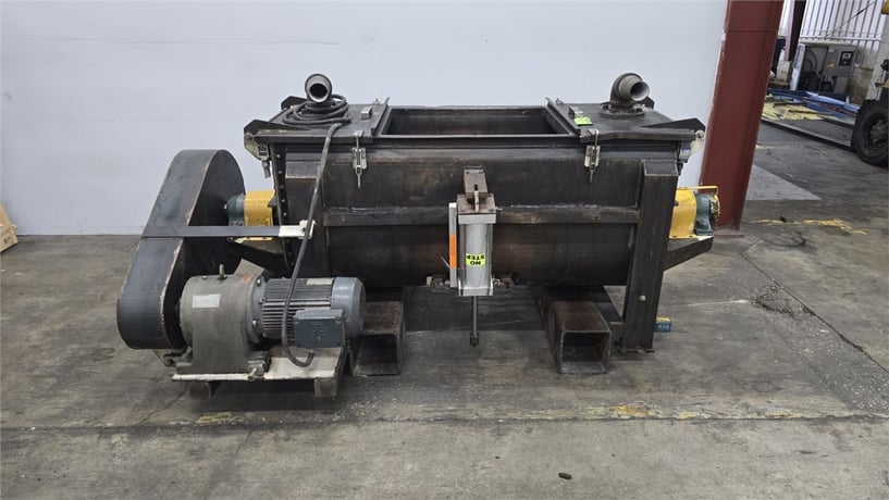 16 cu.ft. Lowe Industries #C-16, Platform Double Ribbon Blender, 3" diameter Mixing Shaft, 1.5" width x 0.5" - Image 1