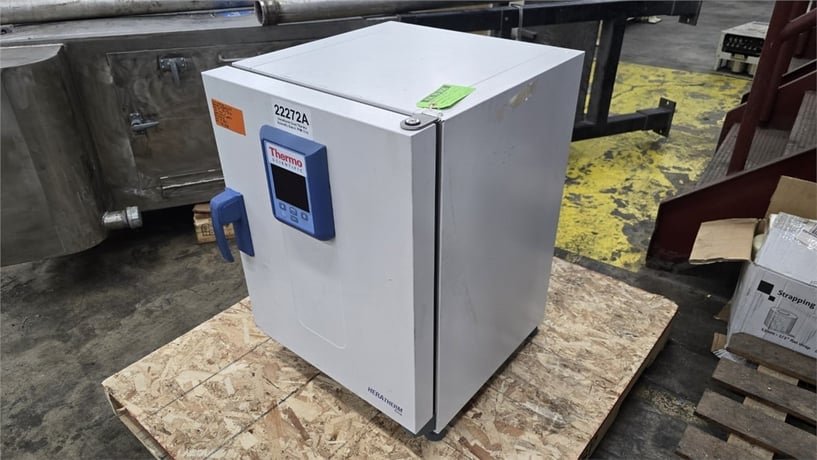 Thermo Scientific #Heratherm-OMH60, Oven, Size 4, 2.12 cu.ft. Chamber, 626°F max Temp., 1.44 kW, 120 V, 2015 - Image 1