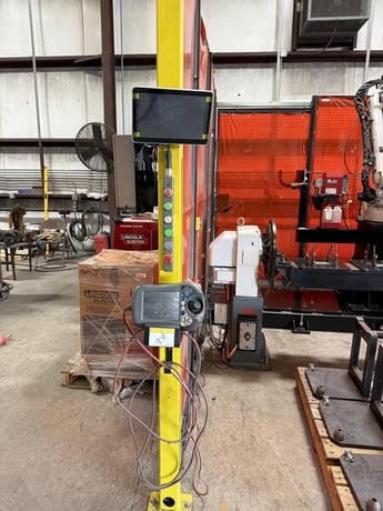 Lincoln Electric, robot welding system w/6-axis robot, 300 kg Head & Tailstock, 2021 - Image 3
