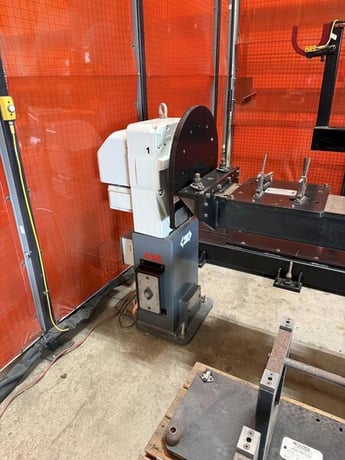 Lincoln Electric, robot welding system w/6-axis robot, 300 kg Head & Tailstock, 2021 - Image 6