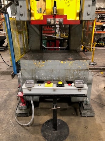 110 Ton, Bliss #C-110, Flywheel OBI Press, w/Air Clutch, 42" x 27" Bed Area, 27.5" x 21" Ram Area, 6" Ram - Image 4