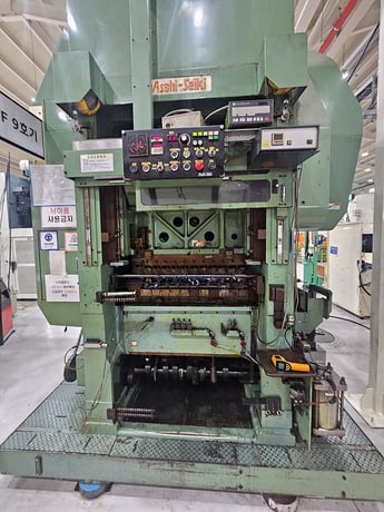 45 Ton, Asahi Seiki #STP-45, transfer press, 2.56" stroke, 13.78" Shut Height, 12 station die set, 3" pitch - Image 1