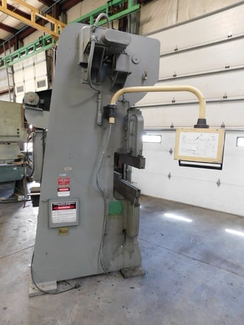 90 Ton, Chicago #68L, press brake, 8' overall, air clutch - Image 1
