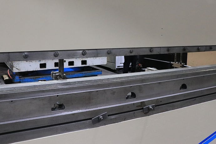 140 Ton, Wysong #MTH-140-144, hydraulic press brake, 12' overall, 62" between housing, 8" stroke, 17" die - Image 4