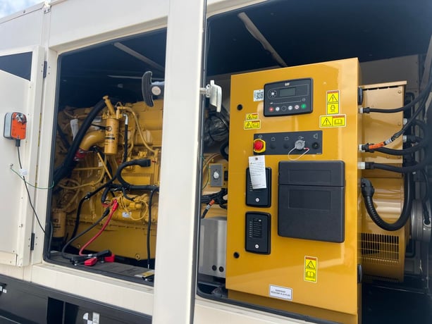 600 KW Caterpillar #C18, diesel generator set, 480 Volts, 1/3 phase, sound attenuated enclosure, base fuel - Image 6